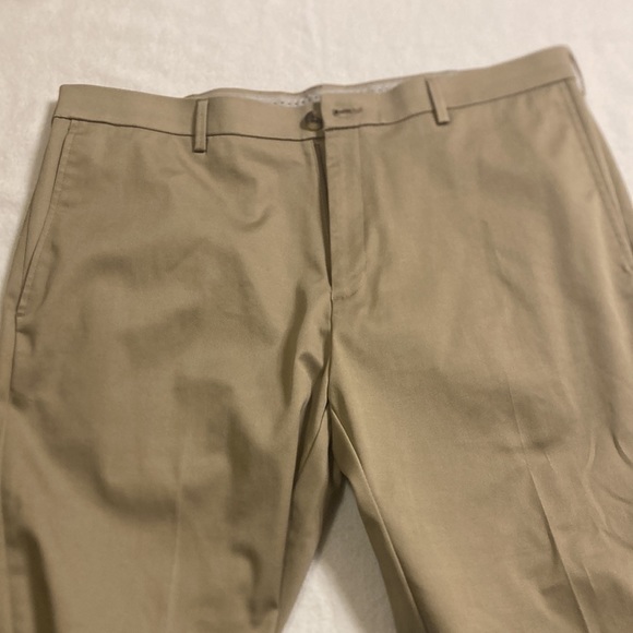 Men’s Haggar khaki Dress pant - Picture 2 of 8